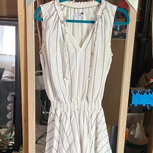 camilla & marc Dresses & Skirts - CAMILLA AND MARC WHITE AND BLACK DRESS SIZE SMALL